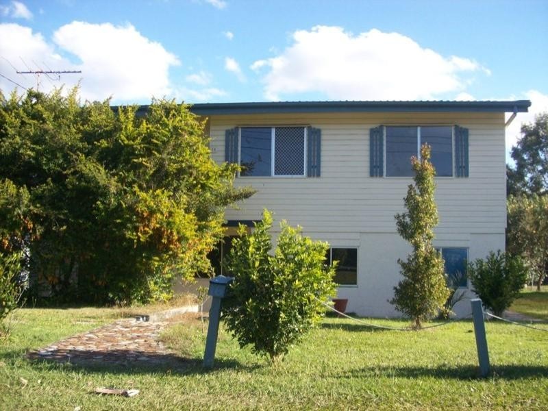 16 Camelia Avenue, Logan Central QLD 4114