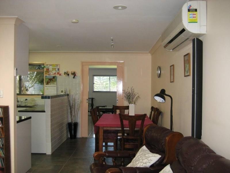 4 Dart Avenue, Kingston QLD 4114