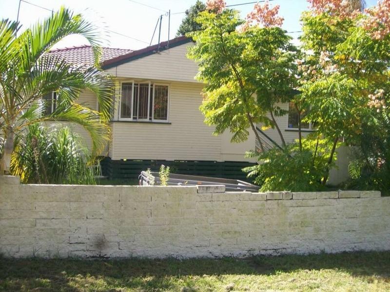 8 Albert Street, Logan Central QLD 4114