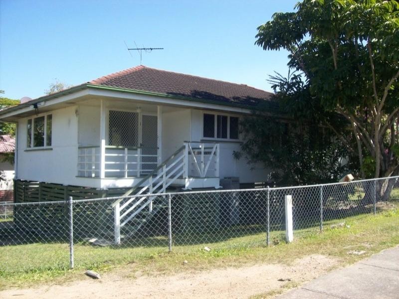 27 Macquarie Street, Woodridge QLD 4114