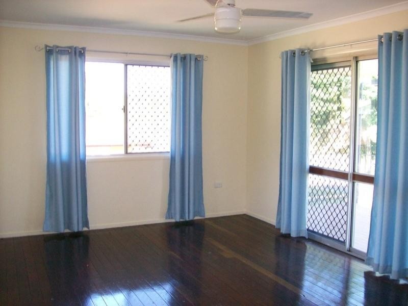 9 Rhoda Street, Loganlea QLD 4131