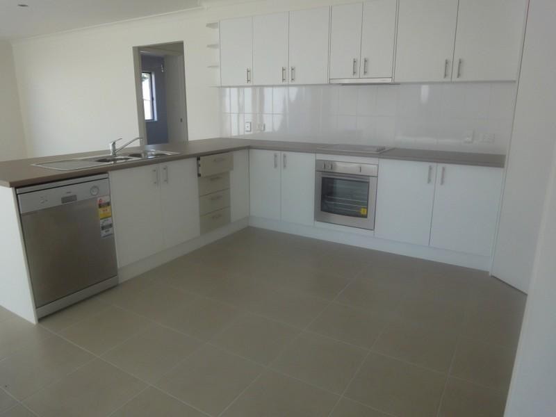 43 Paradise Road, Slacks Creek QLD 4127