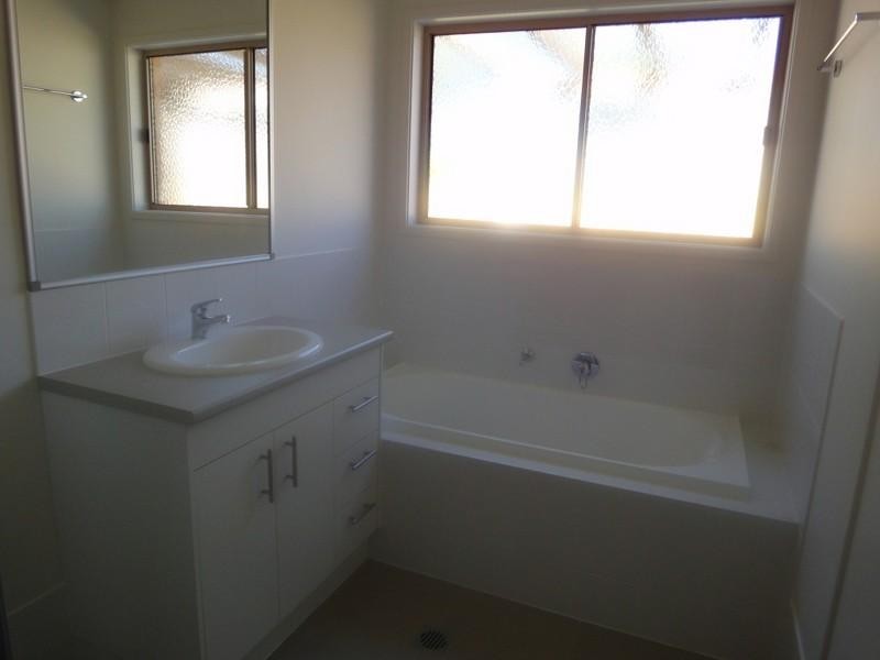 43 Paradise Road, Slacks Creek QLD 4127