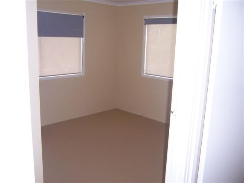 1 Sandalwood Street, Crestmead QLD 4132