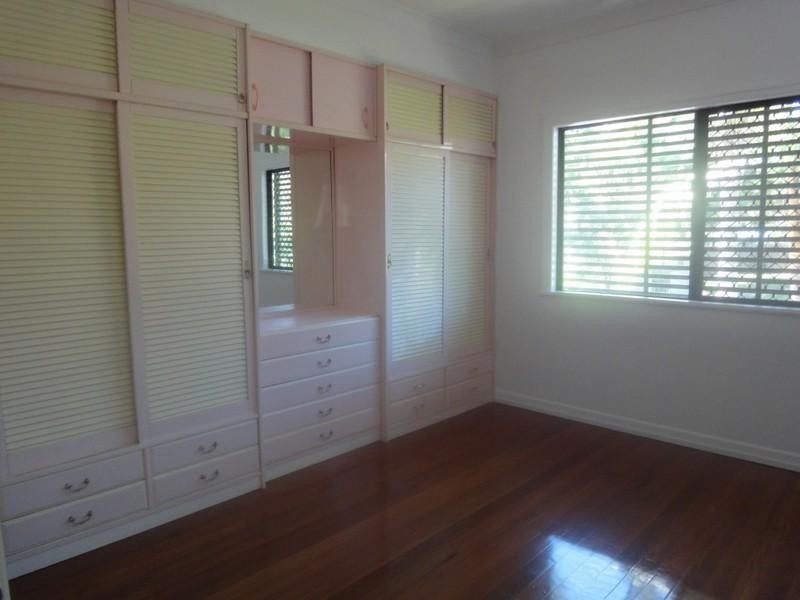 10 Willow Street, Woodridge QLD 4114