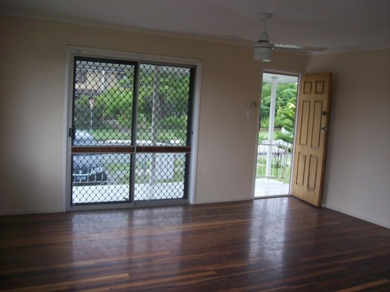 8 Stubbs Road, Woodridge QLD 4114