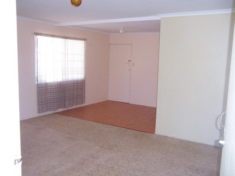 8 Candish Street, Woodridge QLD 4114