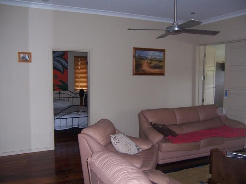 5 Pamela Crescent, Woodridge QLD 4114