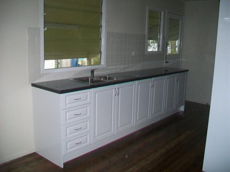 4 Arthur Street, Woodridge QLD 4114