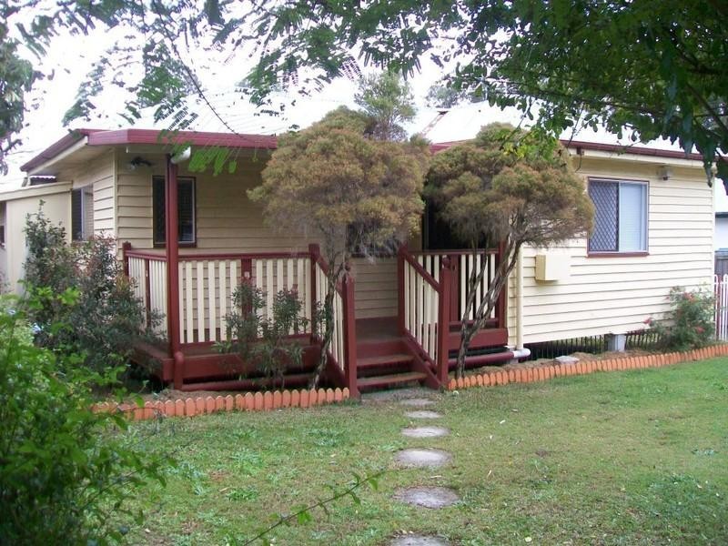 12 Elizabeth Street, Woodridge QLD 4114