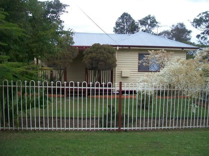 12 Elizabeth Street, Woodridge QLD 4114