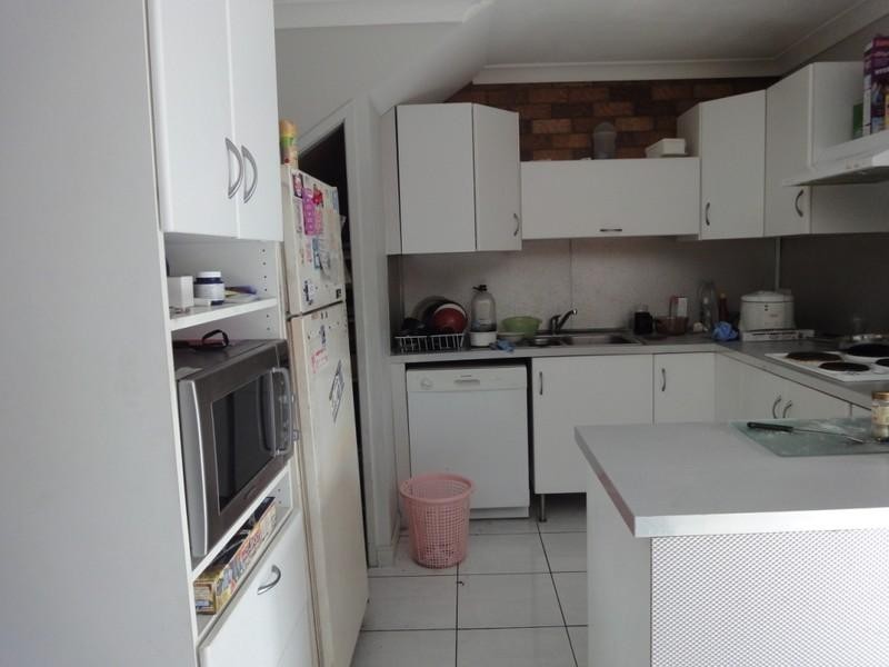 2/18 Defiance Road, Logan Central QLD 4114