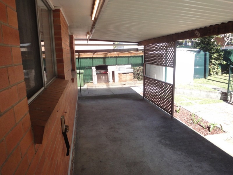 16 Dorothy Street, Woodridge QLD 4114