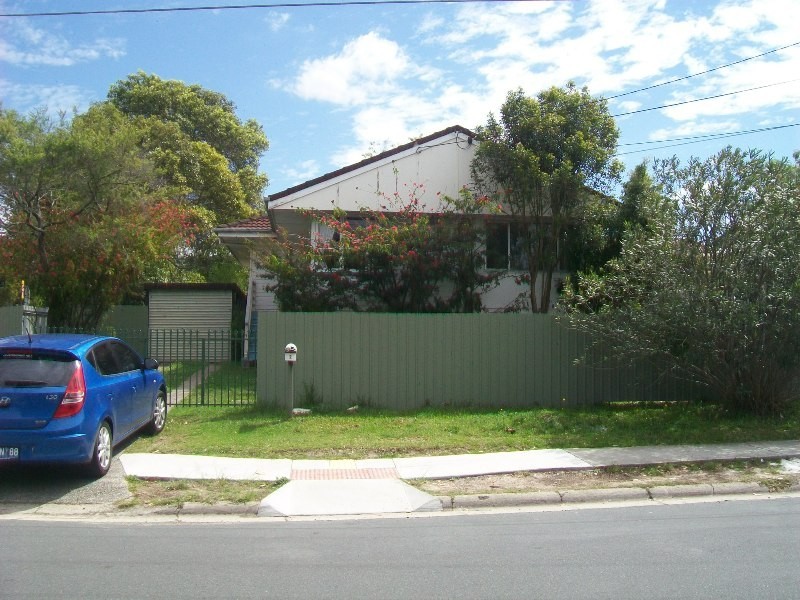 2 Skyline Drive, Kingston QLD 4114