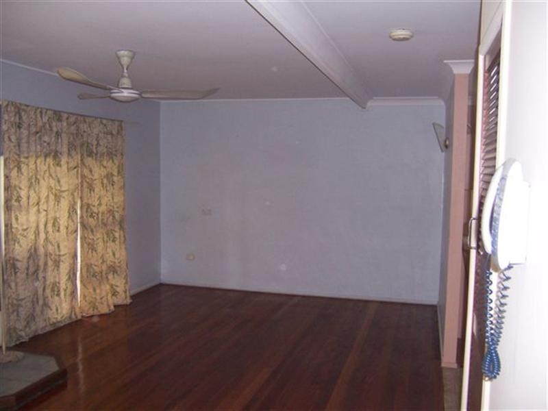 8 Greenwood Street, Kingston QLD 4114