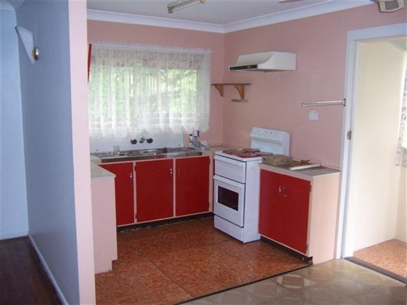 8 Greenwood Street, Kingston QLD 4114