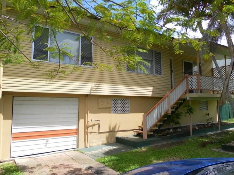 10 Poinciana Street, Kingston QLD 4114