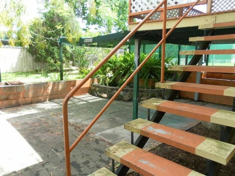 10 Poinciana Street, Kingston QLD 4114