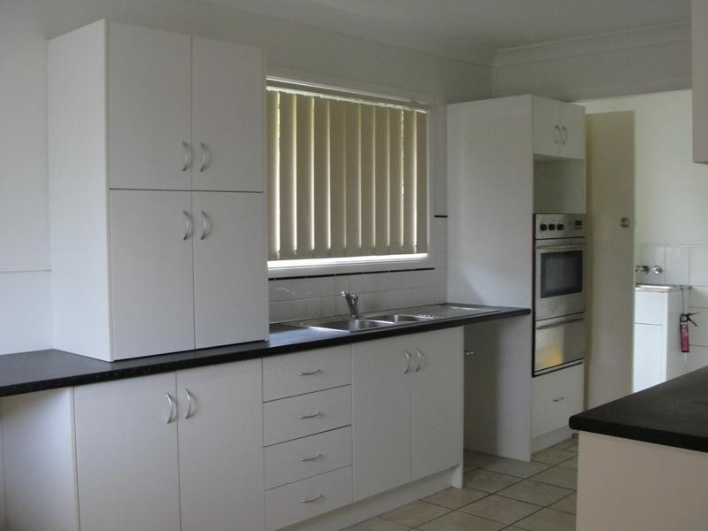 1 Edward Street, Woodridge QLD 4114