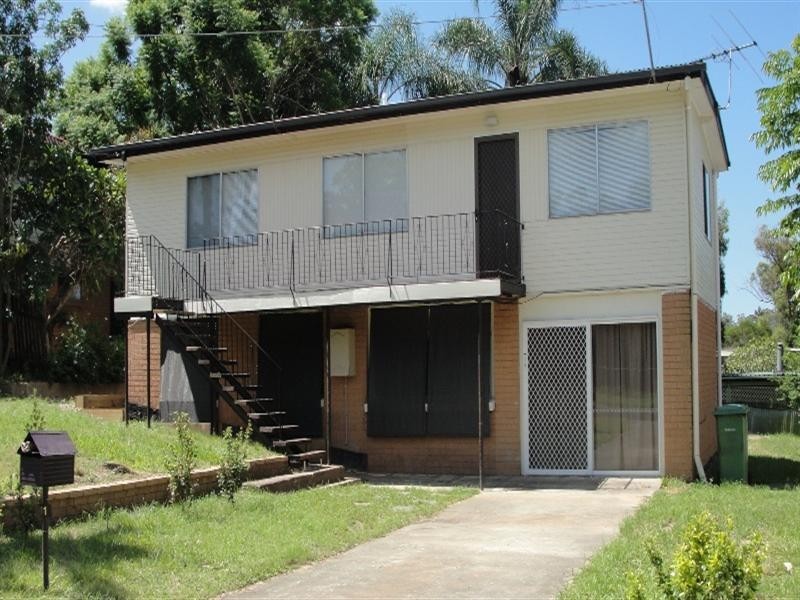 11 Strathdarr Street, Woodridge QLD 4114