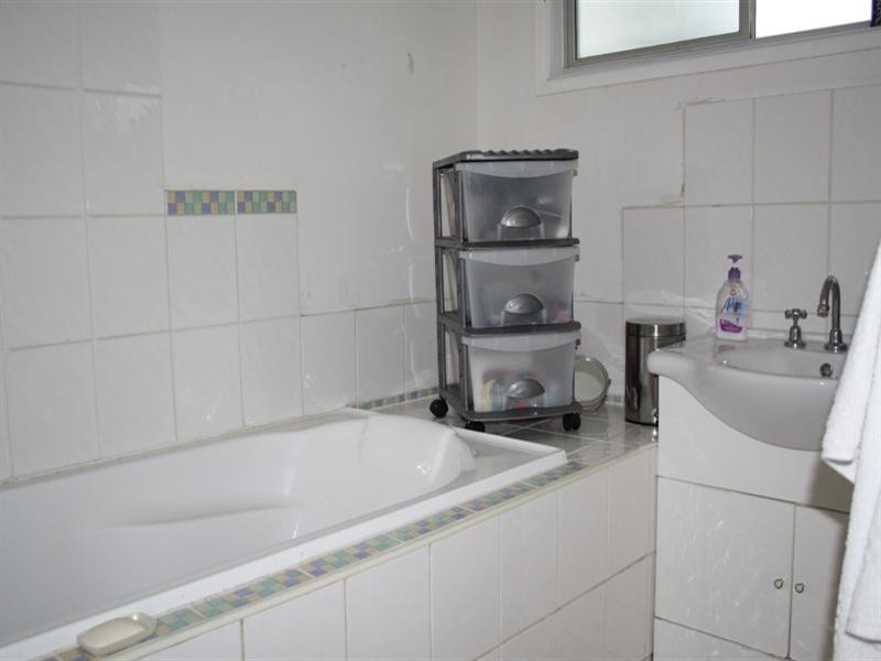 21 Queens Road, Kingston QLD 4114