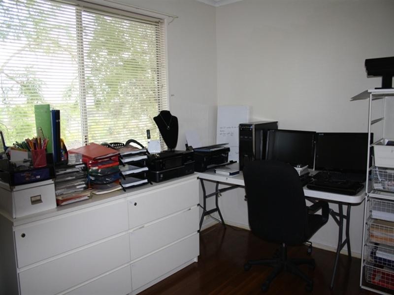 21 Queens Road, Kingston QLD 4114
