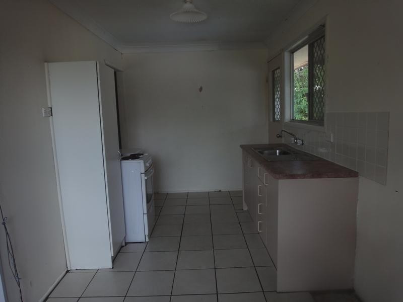 217 Station Road, Woodridge QLD 4114