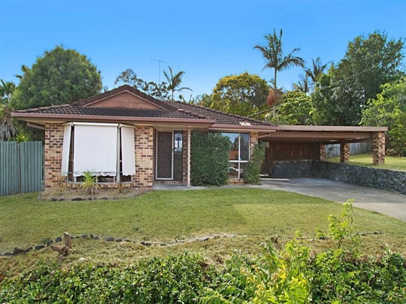 11 Clayton Drive, Edens Landing QLD 4207