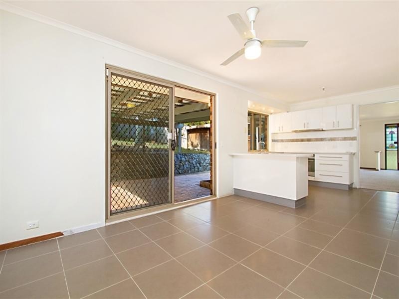 11 Clayton Drive, Edens Landing QLD 4207