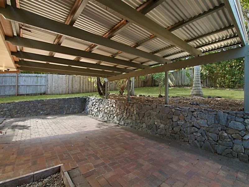11 Clayton Drive, Edens Landing QLD 4207