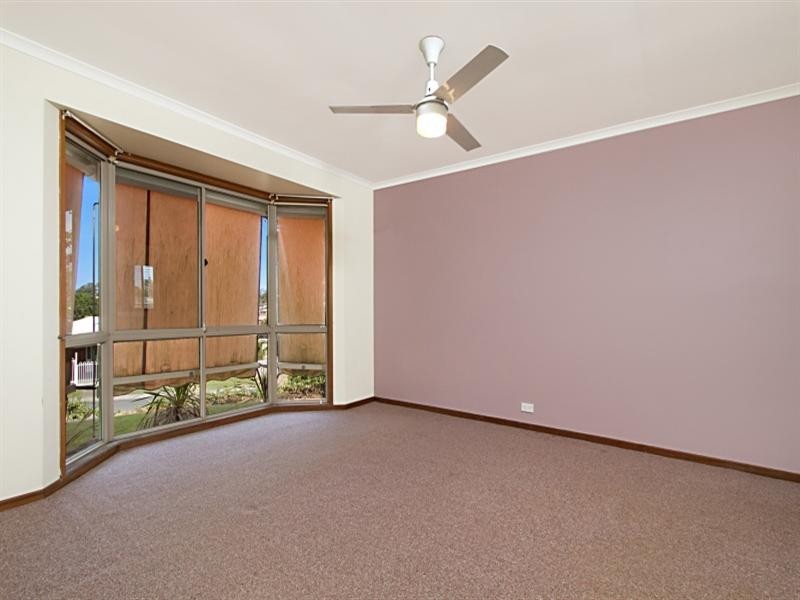 11 Clayton Drive, Edens Landing QLD 4207