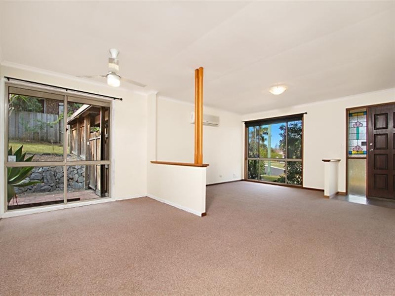 11 Clayton Drive, Edens Landing QLD 4207