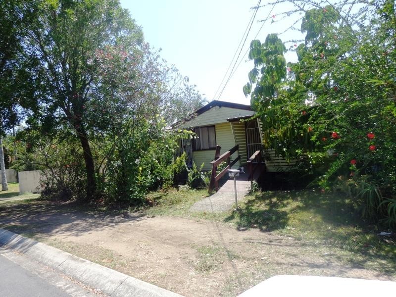 13 Skyline Drive, Kingston QLD 4114