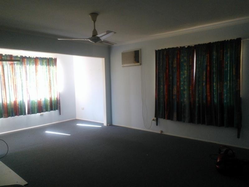 33 Myra Street, Kingston QLD 4114