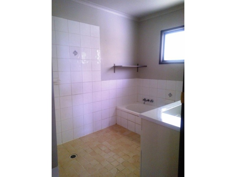 17 Aquarius Drive, Kingston QLD 4114