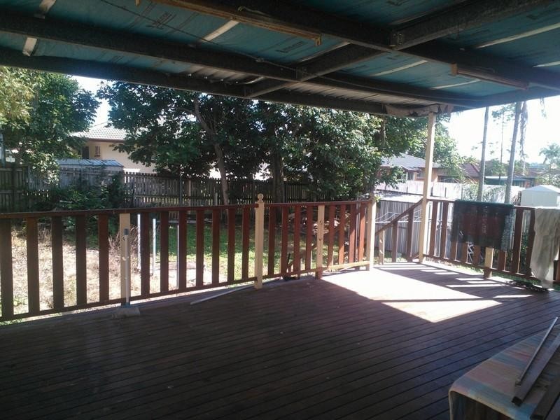 16 Stuart Street, Woodridge QLD 4114