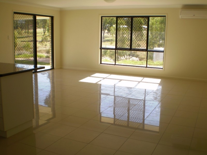 Kensington Grove QLD 4341