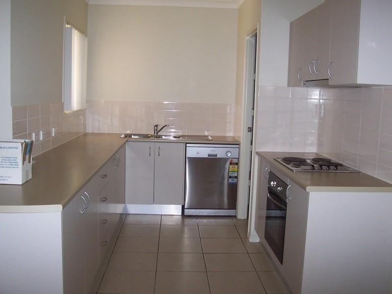 1/7 Honeyeater Drive, Lowood QLD 4311