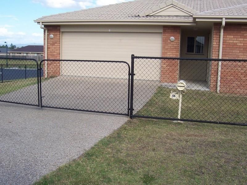 1/7 Honeyeater Drive, Lowood QLD 4311