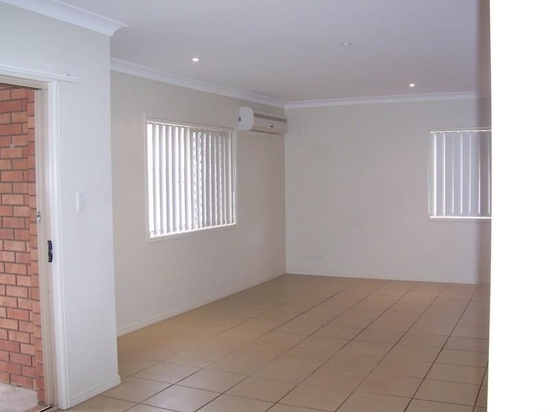 1/7 Honeyeater Drive, Lowood QLD 4311
