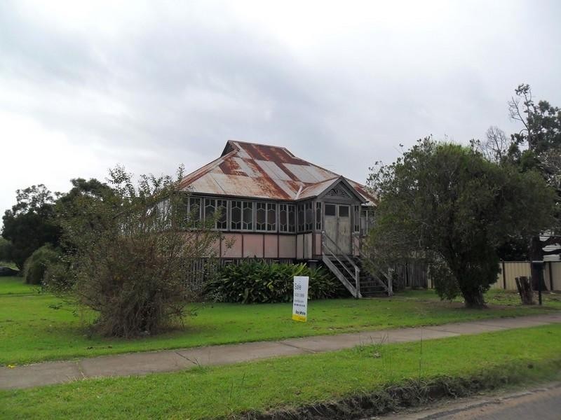 13 Walters Street, Lowood QLD 4311