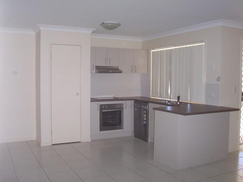 7 Mcinnes Street, Lowood QLD 4311