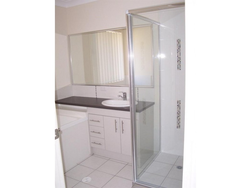 7 Mcinnes Street, Lowood QLD 4311