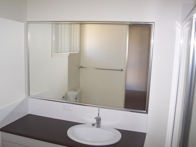 7 Mcinnes Street, Lowood QLD 4311