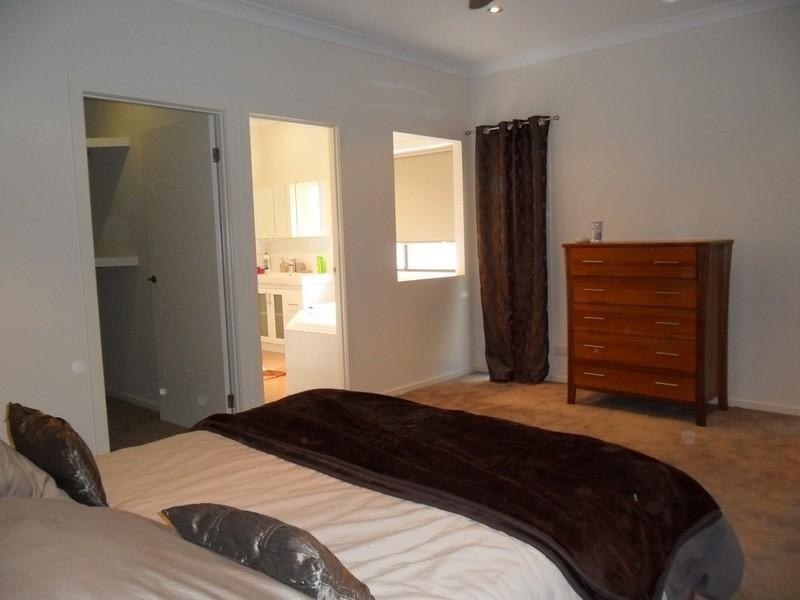 Kensington Grove QLD 4341