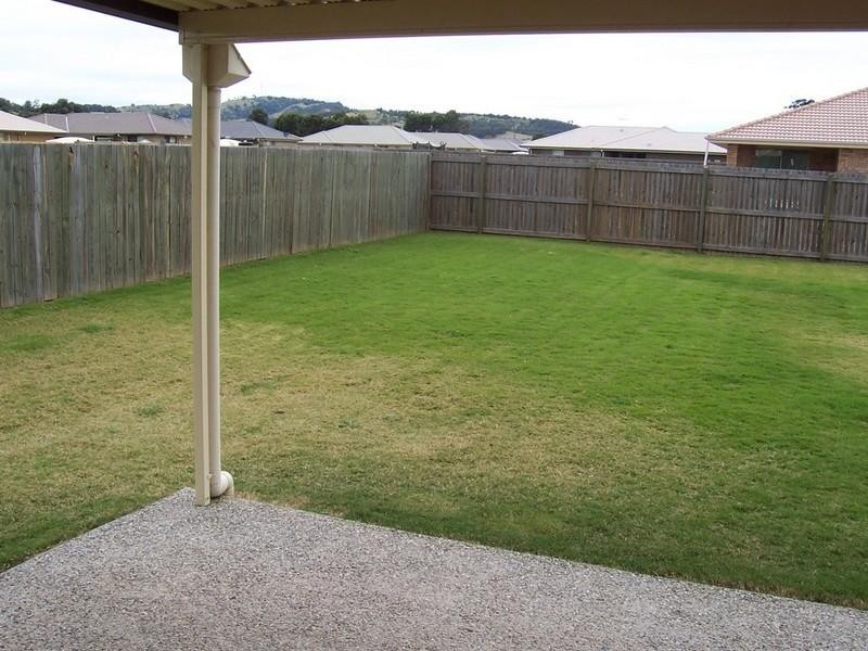 11 Bray Street, Lowood QLD 4311