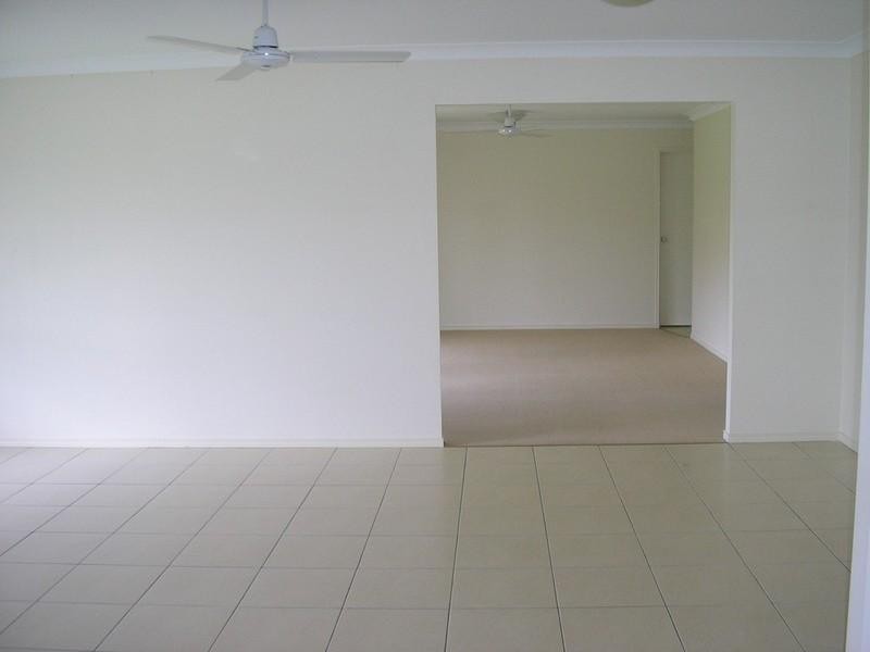 9 Bray Street, Lowood QLD 4311