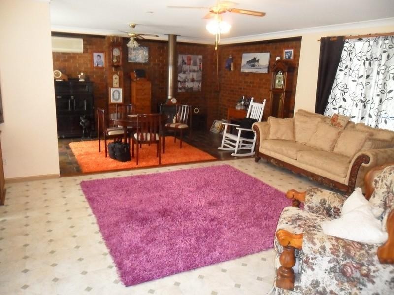 359 Willaura Drive, Mount Hallen QLD 4312