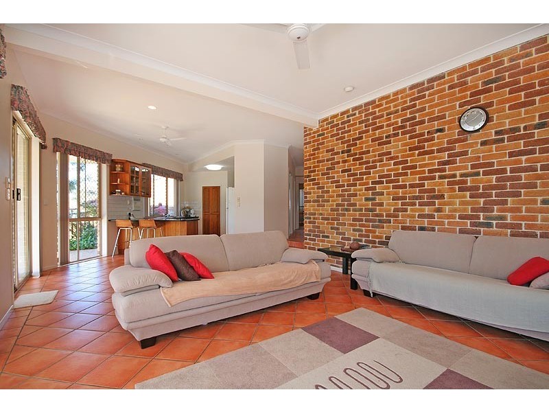 9 Jondel Close, Bridgeman Downs QLD 4035