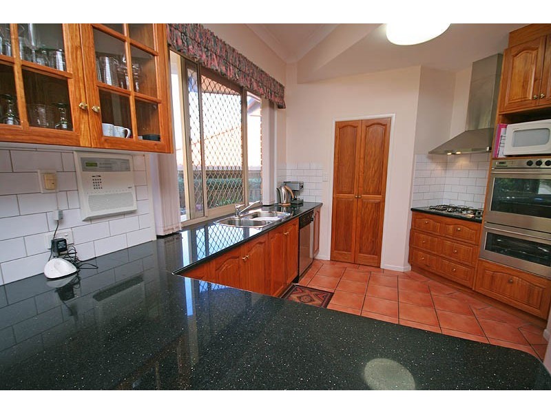 9 Jondel Close, Bridgeman Downs QLD 4035